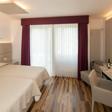 Hotel Campione 3*